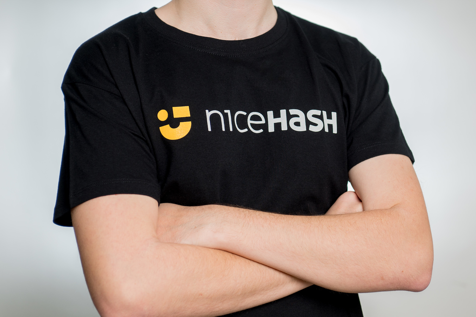 https://static.nicehash.com/shop-product%2Fnh-man-tshirt2.jpg